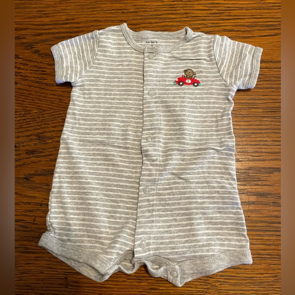 Carter’s romper monkey - Picture 1 of 3